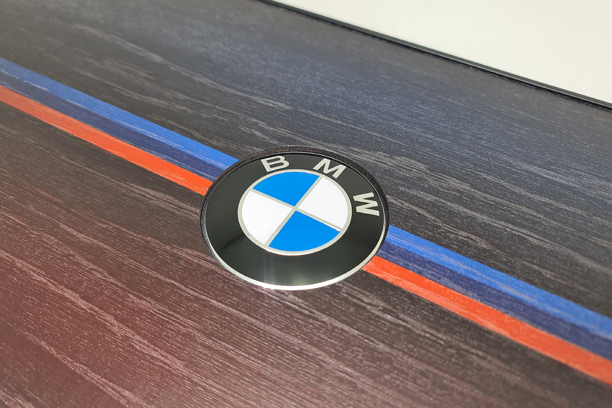 Эксклюзив: «BMW Heritage» – нарды из дубового шпона