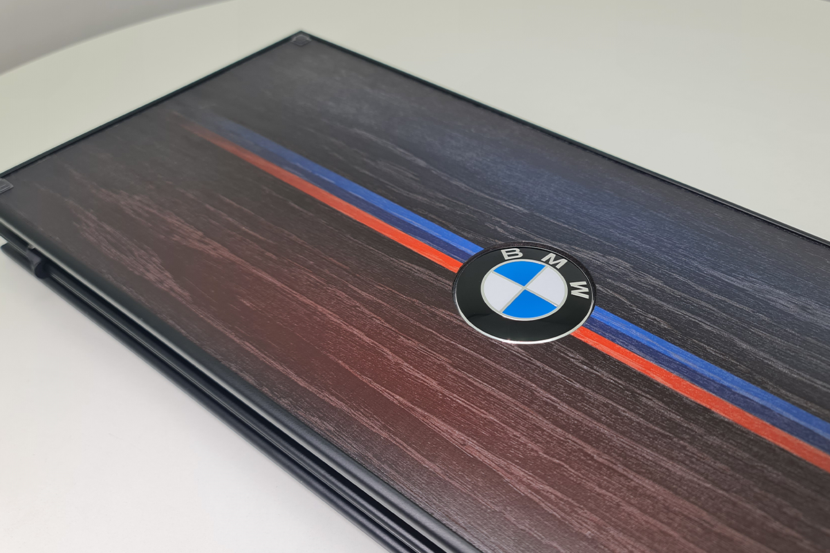 Эксклюзив: «BMW Heritage» – нарды из дубового шпона