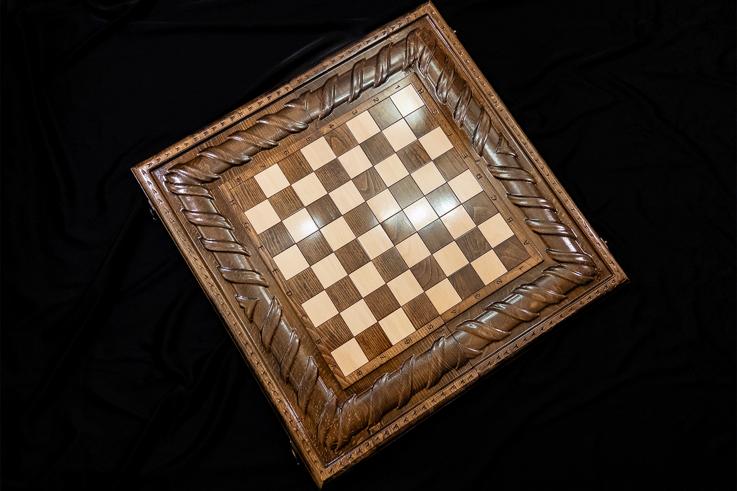 Стол Spirala Naturii, дамка и шахматы 3 в 1. 60x60 см