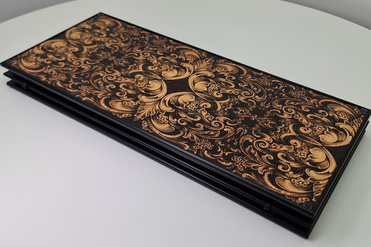 Exclusive: „Baroc Imperial” din furnir de stejar
