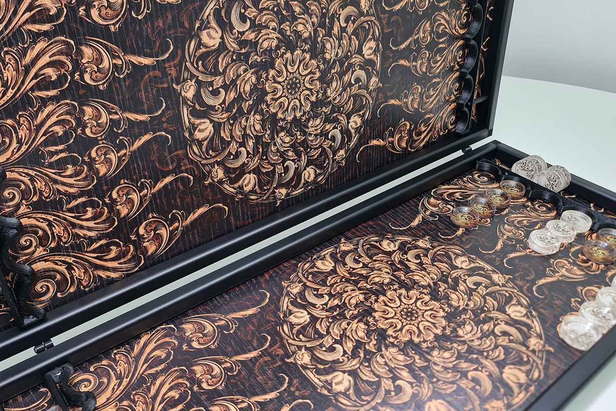 Exclusive: „Baroc Imperial” din furnir de stejar