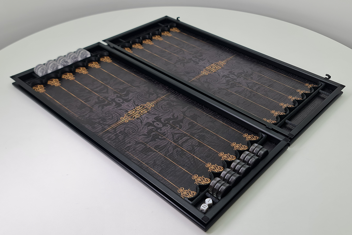 Exclusive: „Ornamentul Regal” din furnir de stejar