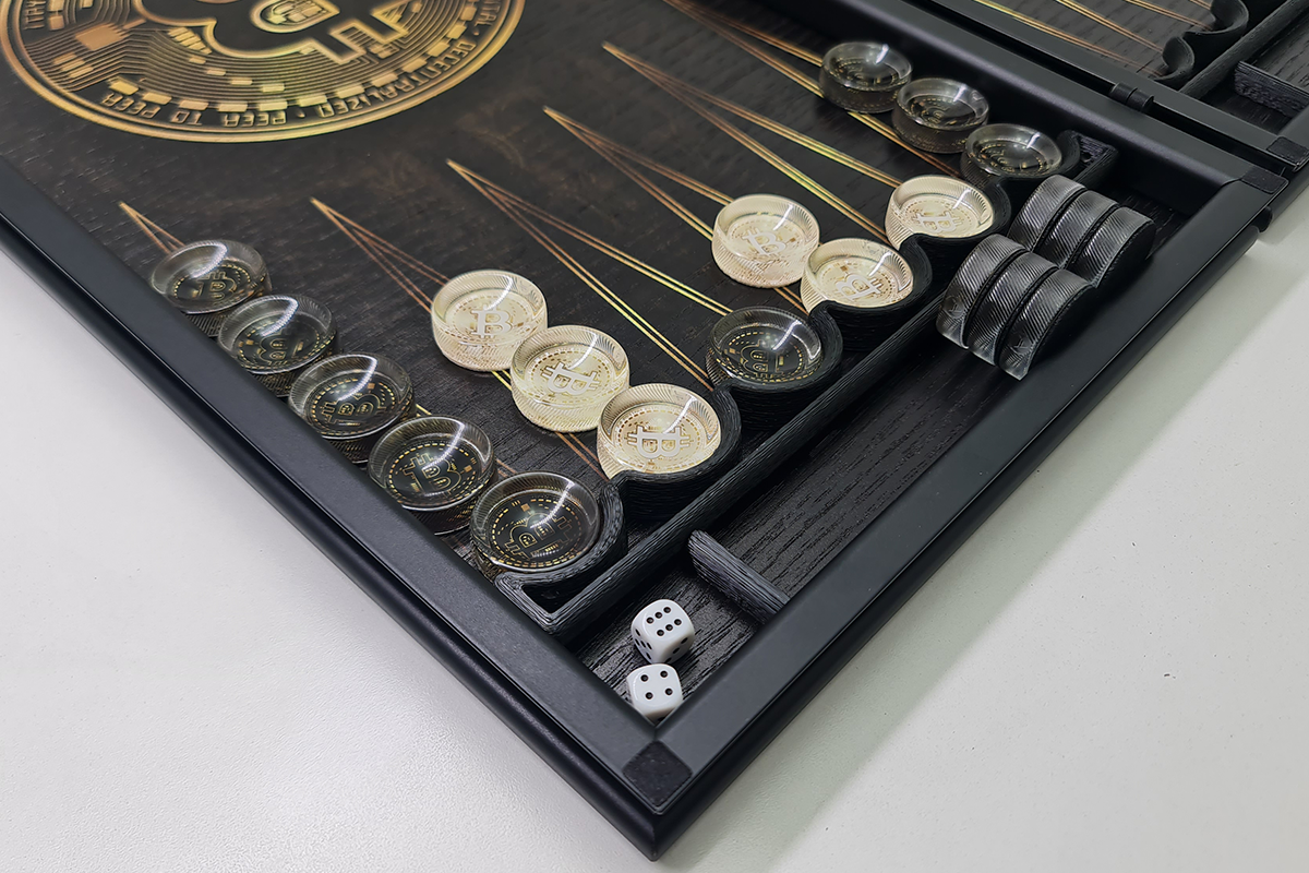 Exclusive: „Crypto Edition” din furnir de stejar