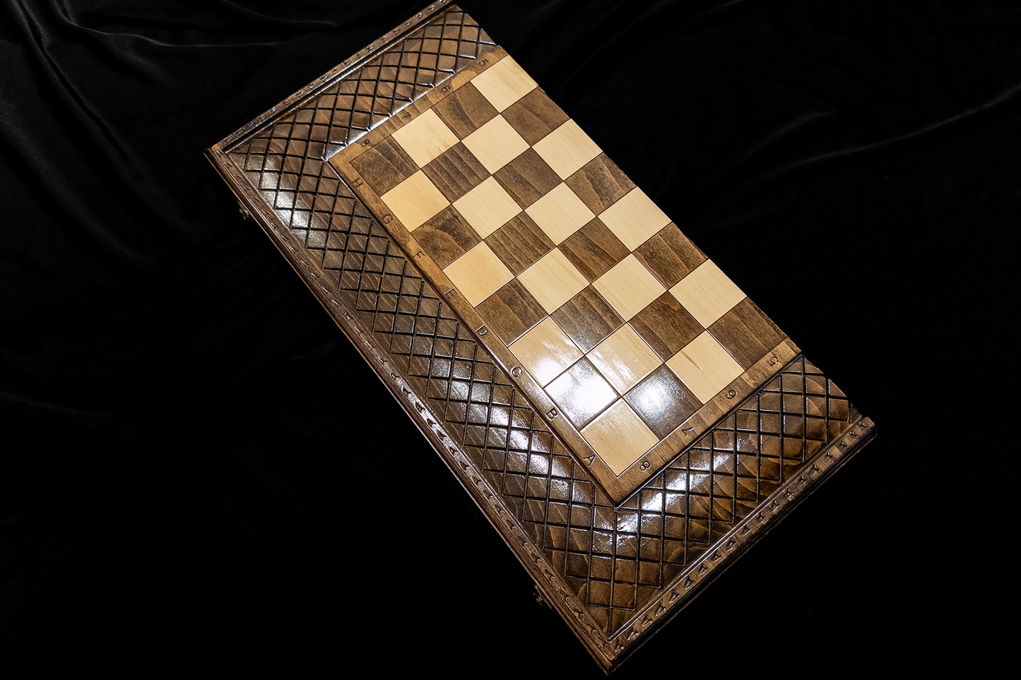 Eleganța Geometrică Table, Dame și Șah 3 în 1. 60x60 cm